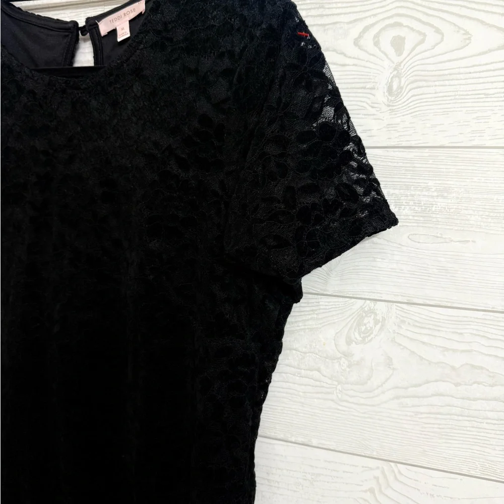 Teddy Rose Women’s Black Velour Lace Short Sleeve Top. Size XL - Picture 4 of 7